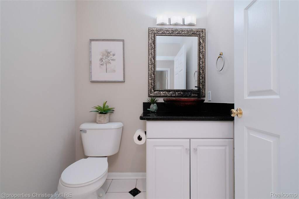4 Bedroom Single Family Home/House's Image 19