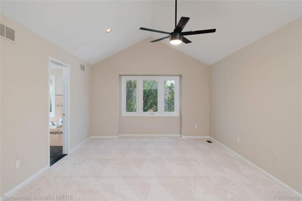 4 Bedroom Single Family Home/House's Image 23