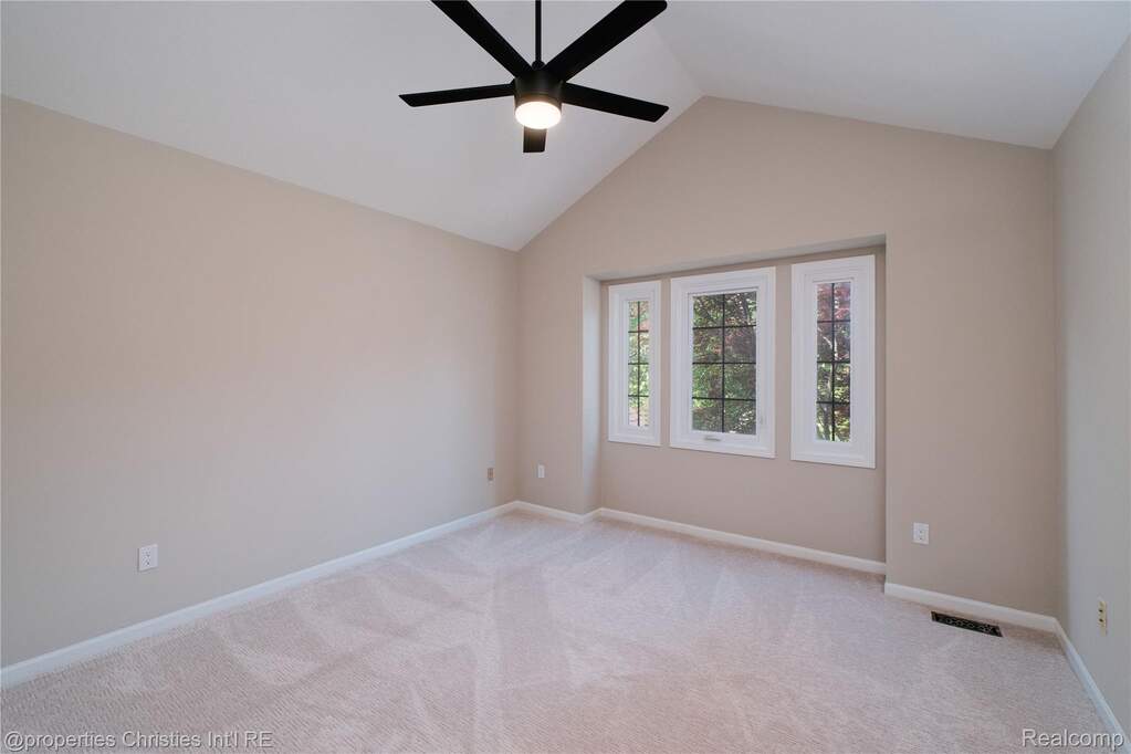 4 Bedroom Single Family Home/House's Image 27