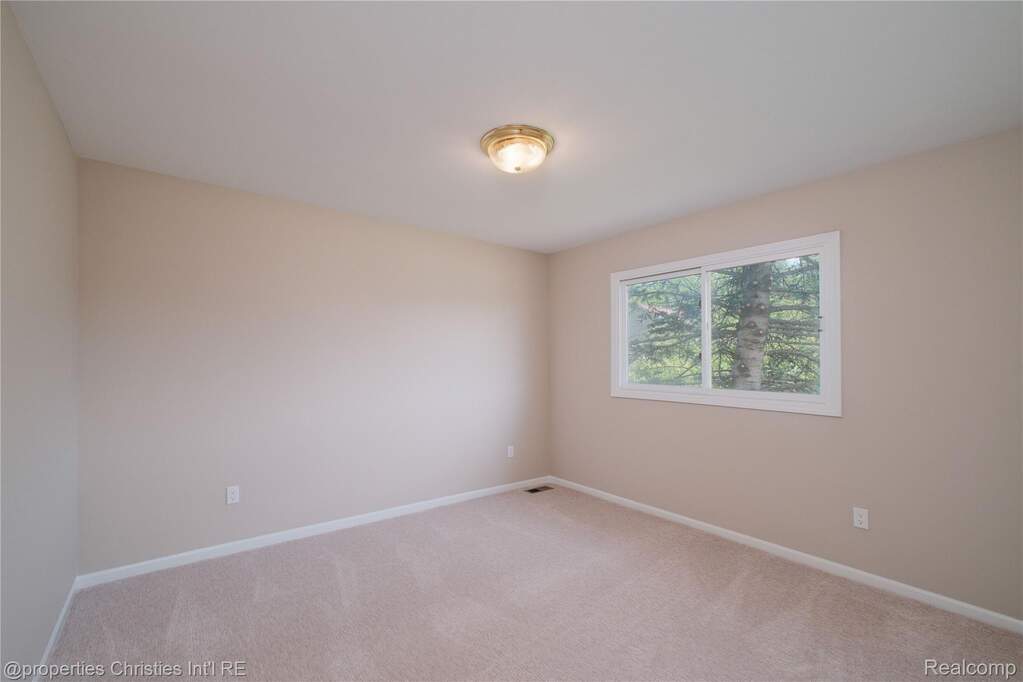 4 Bedroom Single Family Home/House's Image 30
