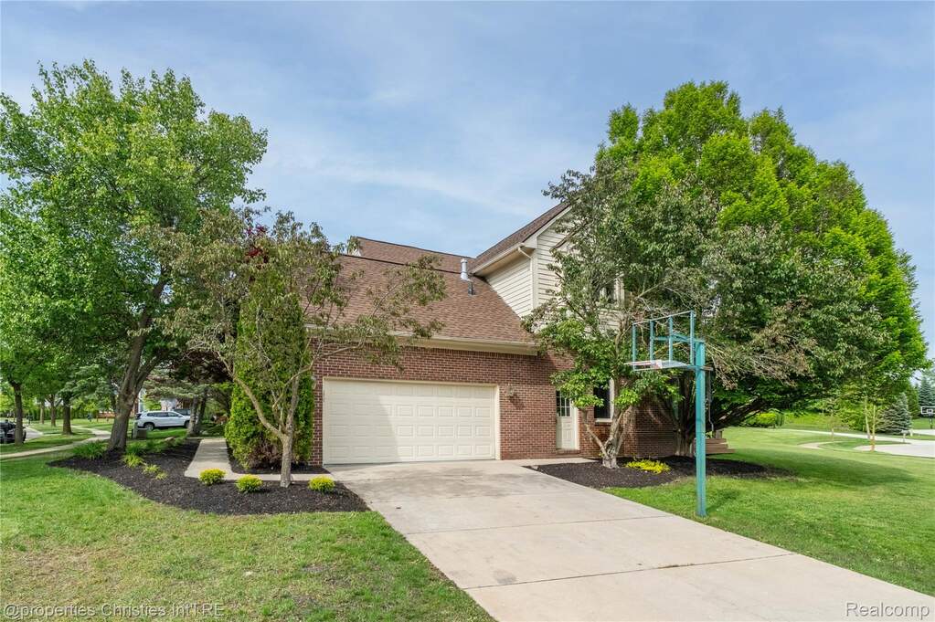 4 Bedroom Single Family Home/House's Image 42