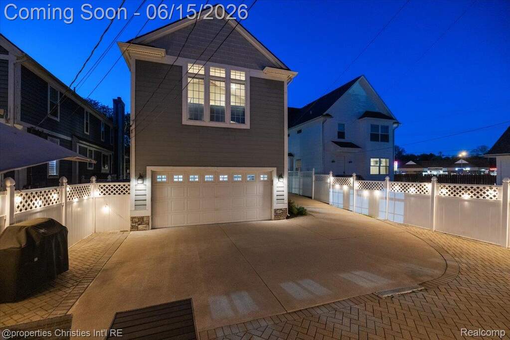 3 Bedroom Single Family Home/House's Image 38