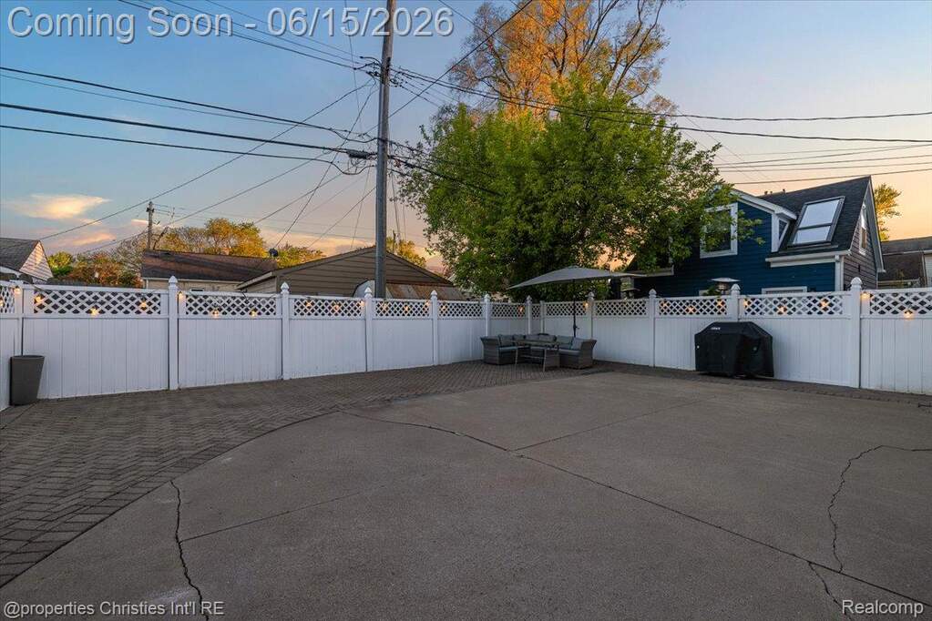 3 Bedroom Single Family Home/House's Image 39
