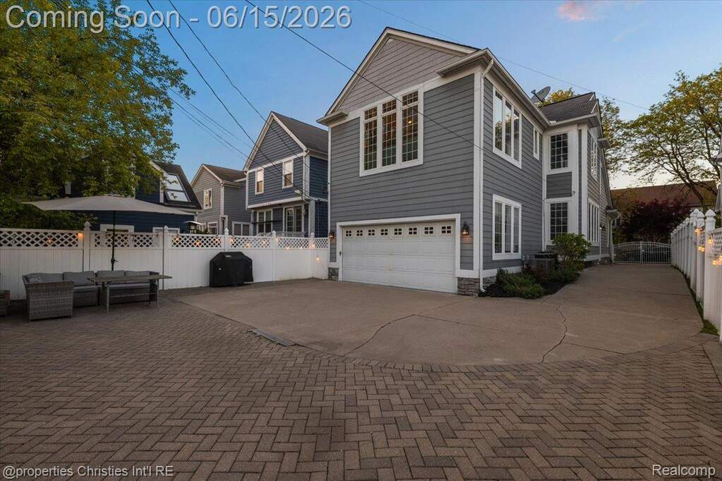 3 Bedroom Single Family Home/House's Image 41