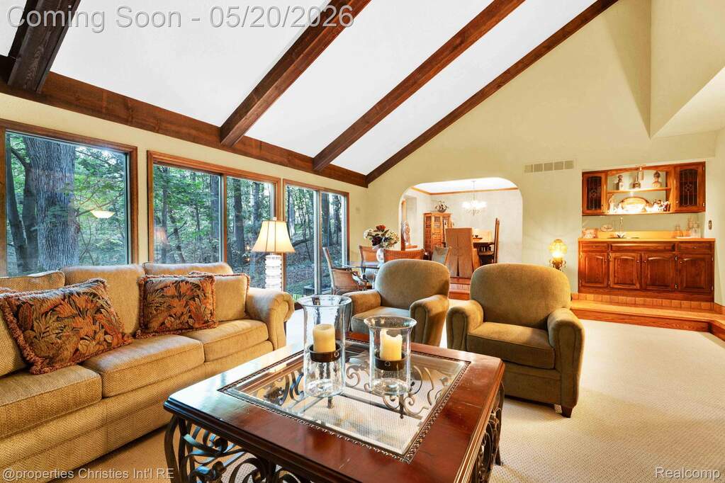 4 Bedroom Single Family Home/House's Image 9