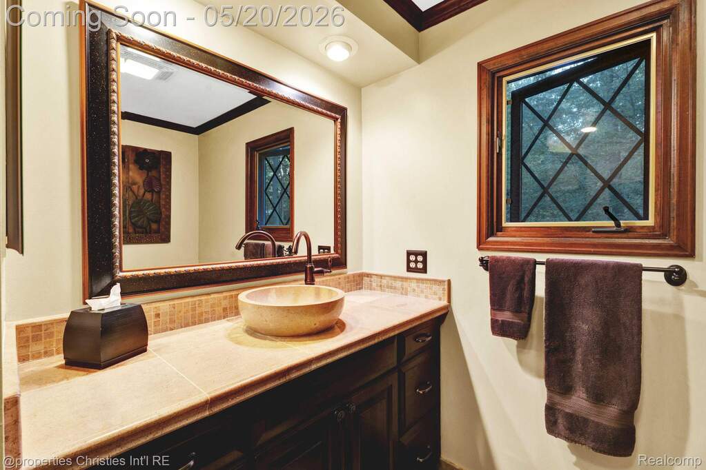 4 Bedroom Single Family Home/House's Image 32