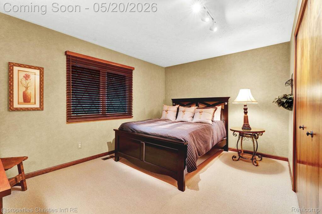 4 Bedroom Single Family Home/House's Image 38