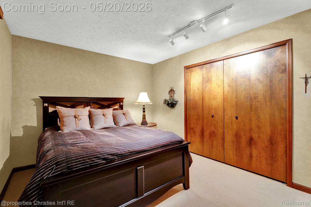 4 Bedroom Single Family Home/House's Image 39