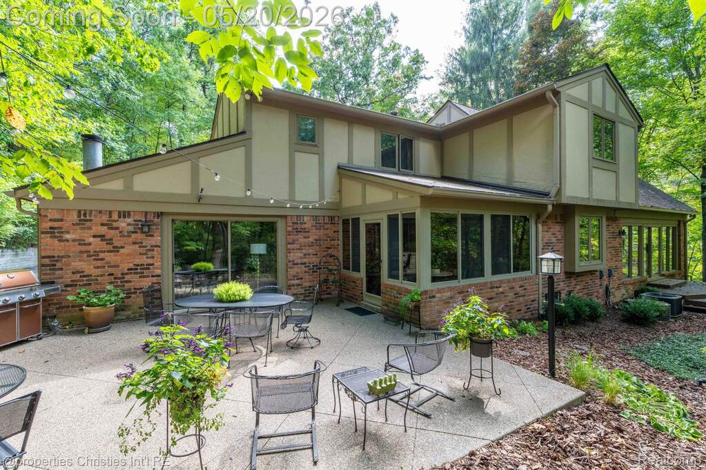 4 Bedroom Single Family Home/House's Image 46