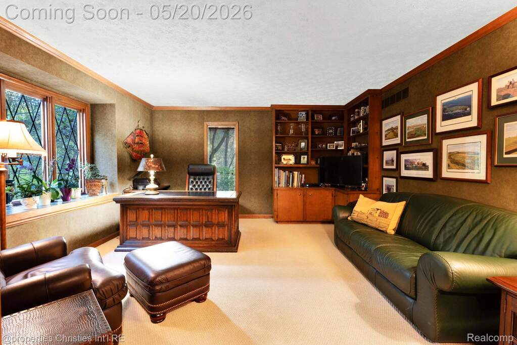 4 Bedroom Single Family Home/House's Image 4