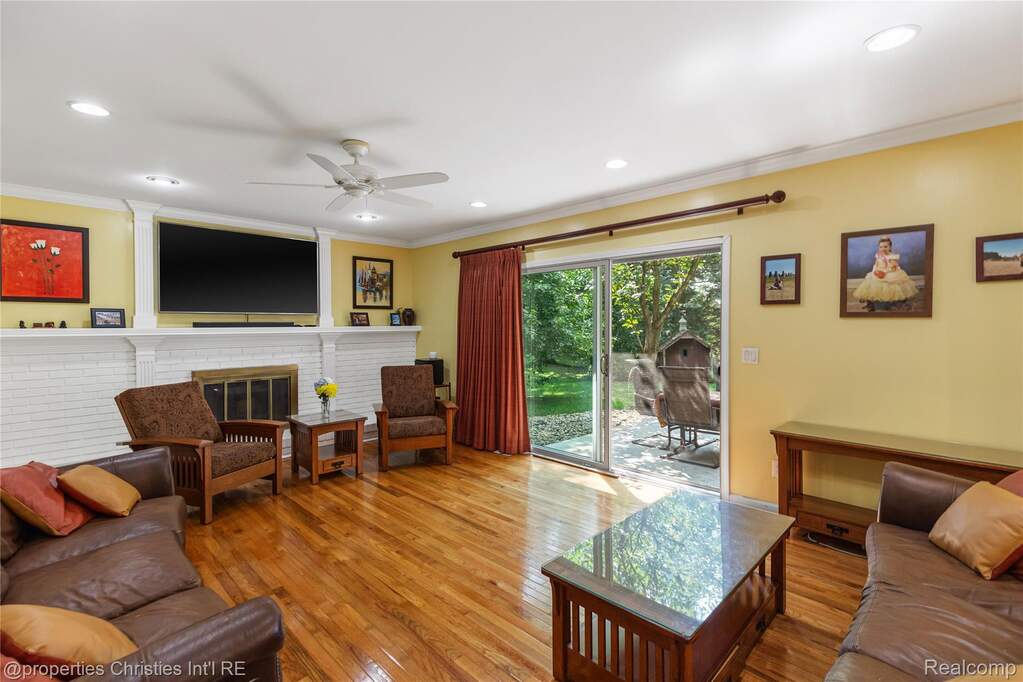 4 Bedroom Single Family Home/House's Image 11