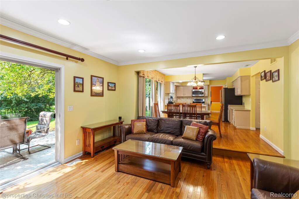 4 Bedroom Single Family Home/House's Image 12
