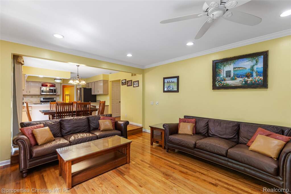 4 Bedroom Single Family Home/House's Image 13