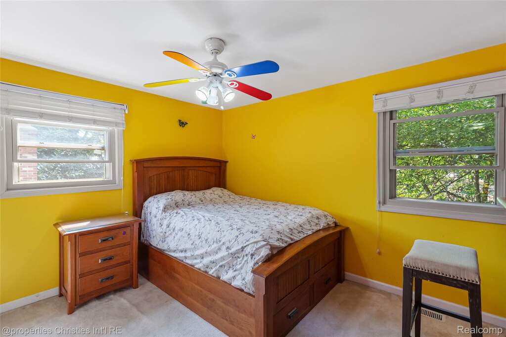 4 Bedroom Single Family Home/House's Image 18