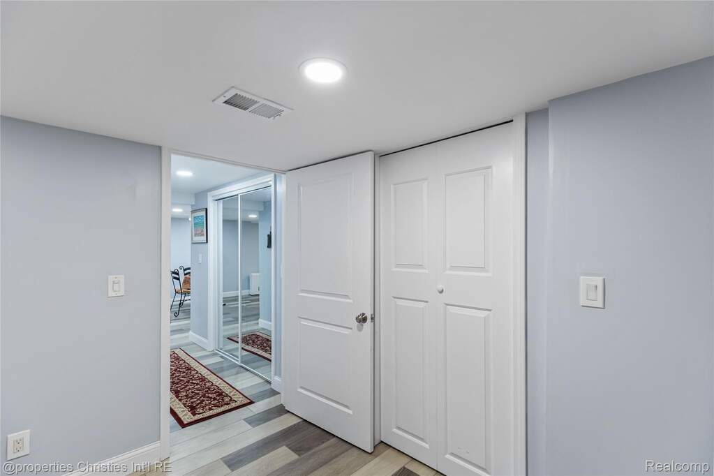 4 Bedroom Single Family Home/House's Image 33