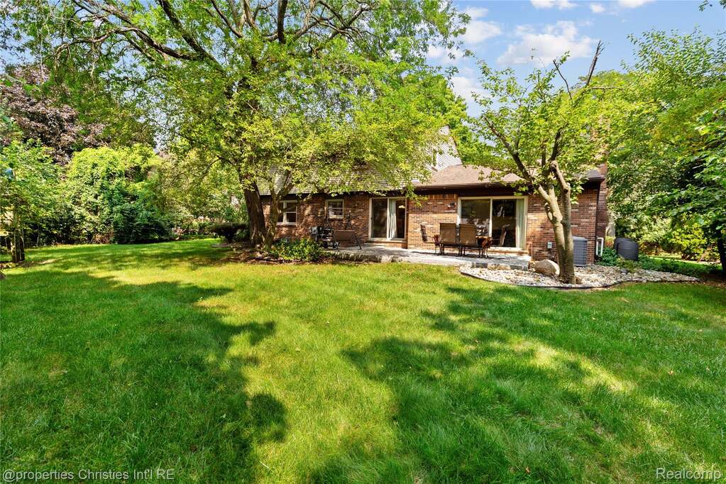 4 Bedroom Single Family Home/House's Image 35