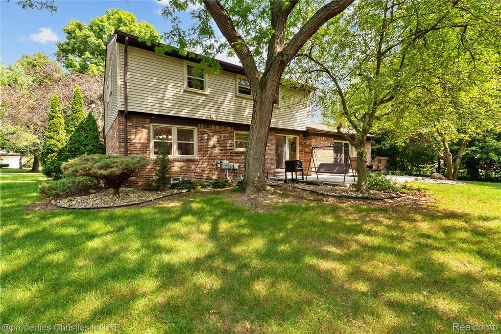 4 Bedroom Single Family Home/House's Image 36