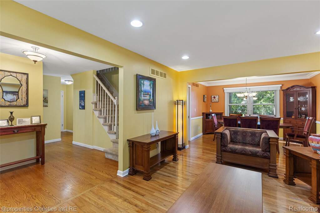 4 Bedroom Single Family Home/House's Image 4