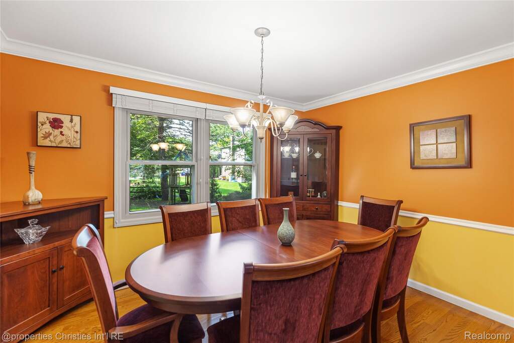 4 Bedroom Single Family Home/House's Image 6