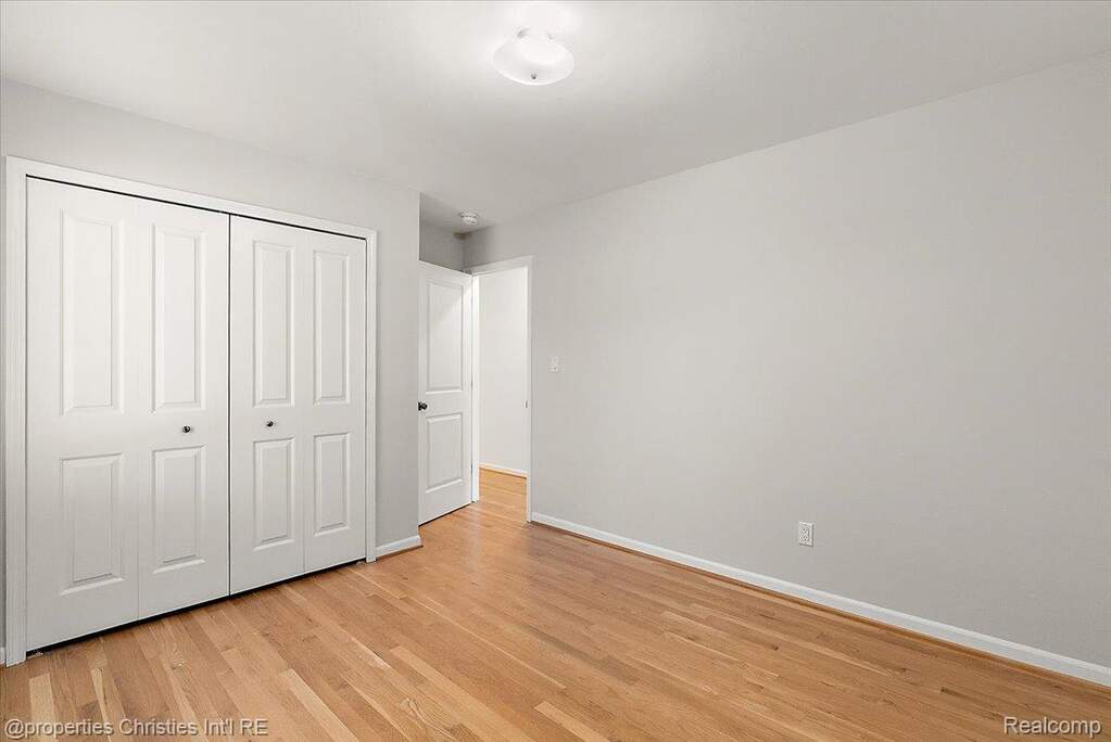 5 Bedroom Single Family Home/House's Image 28