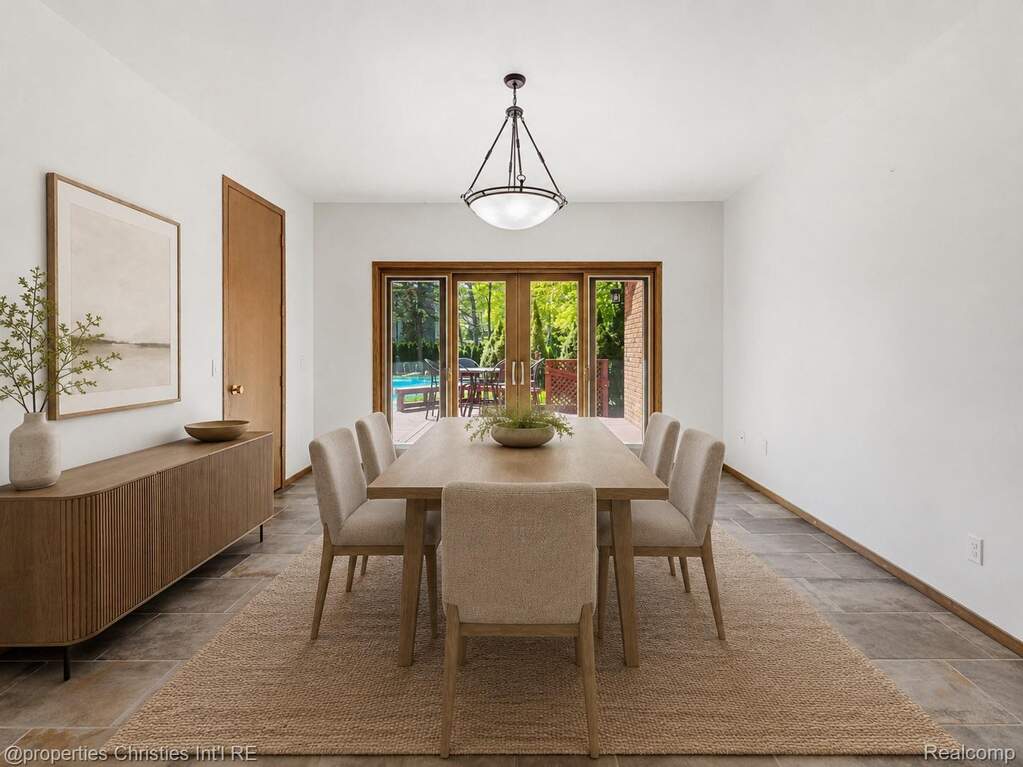 4 Bedroom Single Family Home/House's Image 12