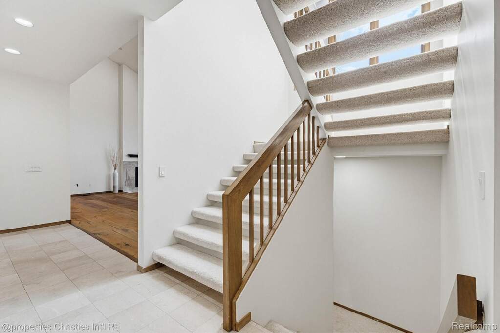 4 Bedroom Single Family Home/House's Image 15