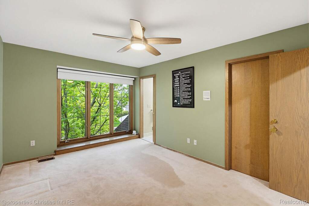 4 Bedroom Single Family Home/House's Image 28