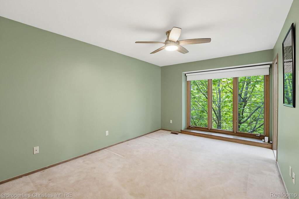 4 Bedroom Single Family Home/House's Image 29