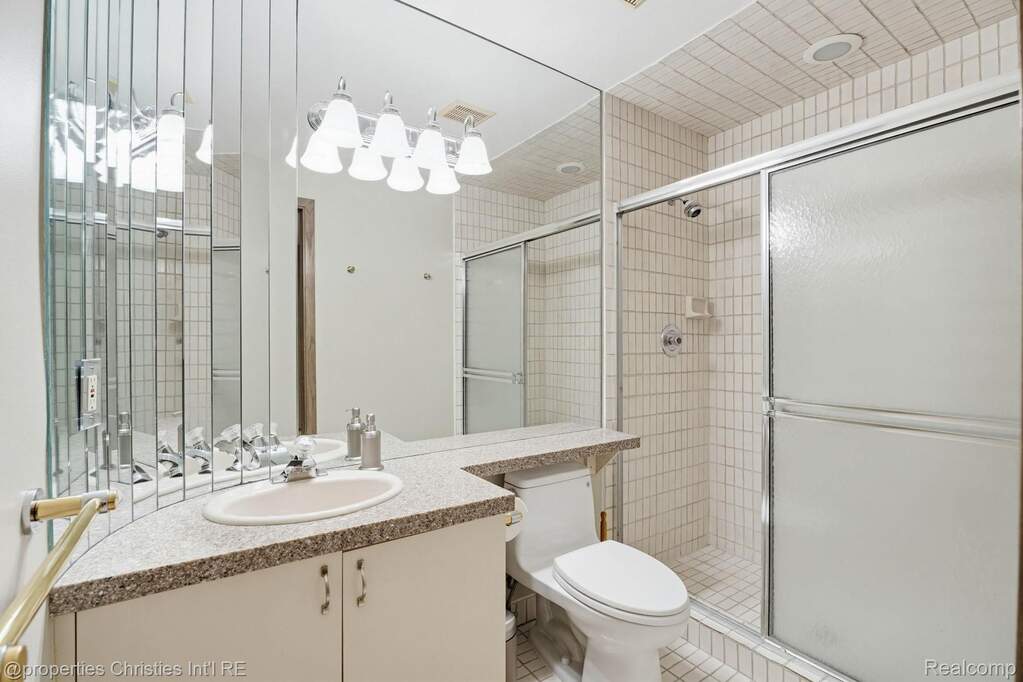 4 Bedroom Single Family Home/House's Image 30