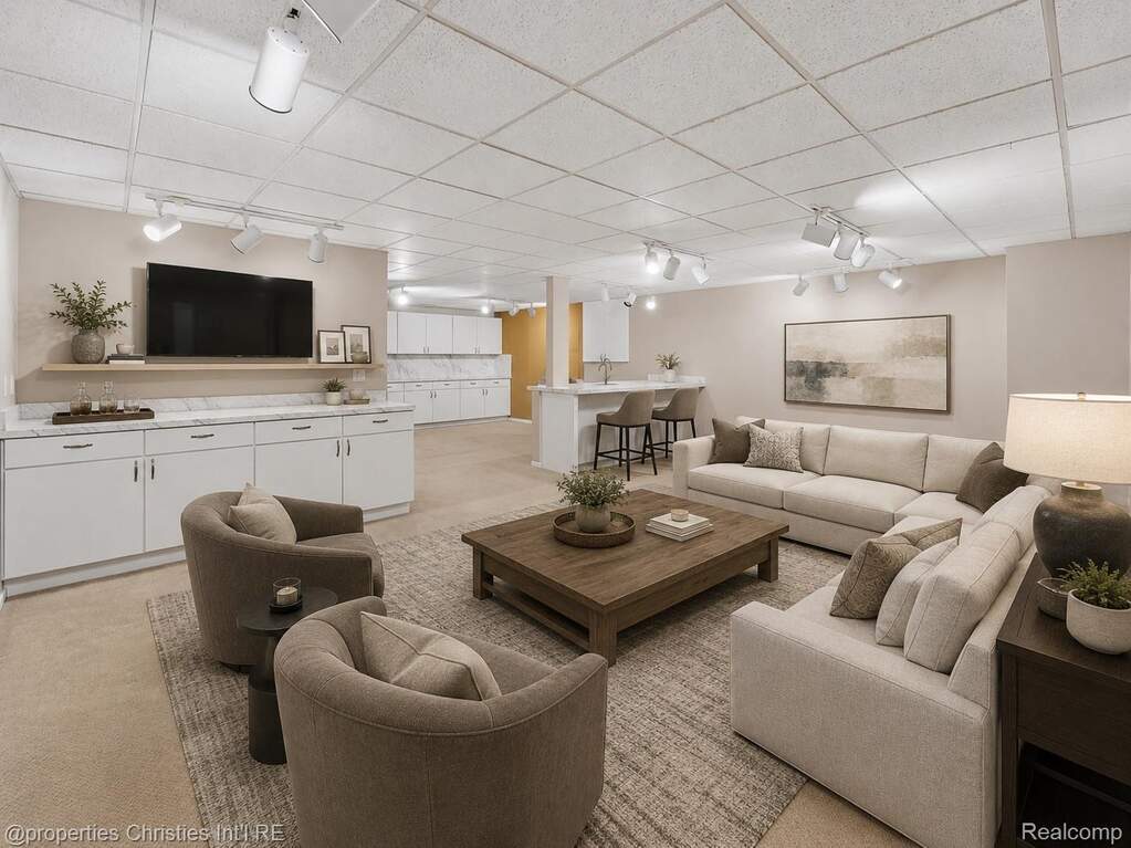 4 Bedroom Single Family Home/House's Image 31