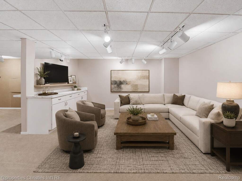 4 Bedroom Single Family Home/House's Image 36