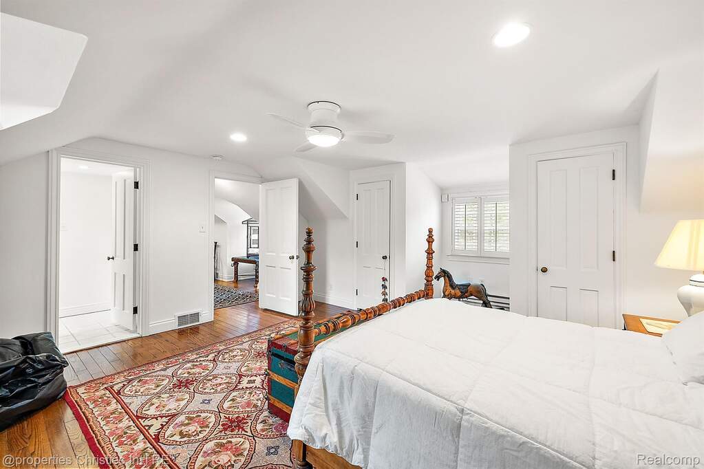 3 Bedroom Single Family Home/House's Image 32