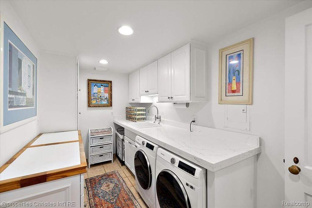 3 Bedroom Single Family Home/House's Image 34