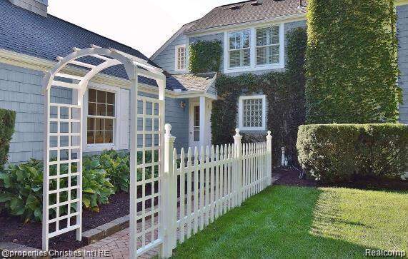 3 Bedroom Single Family Home/House's Image 38