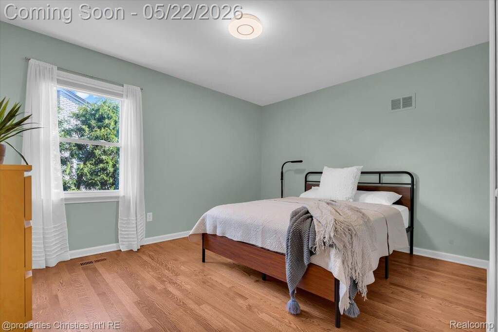 4 Bedroom Single Family Home/House's Image 15