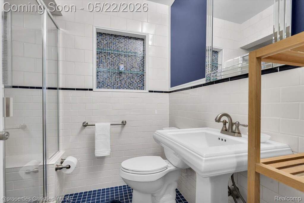 4 Bedroom Single Family Home/House's Image 18