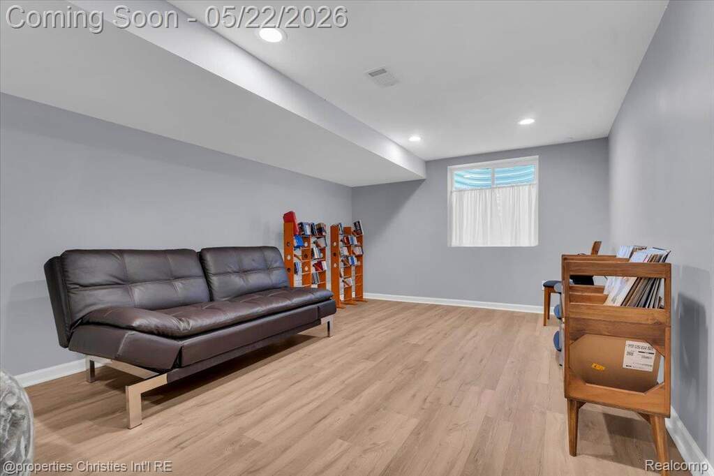 4 Bedroom Single Family Home/House's Image 21