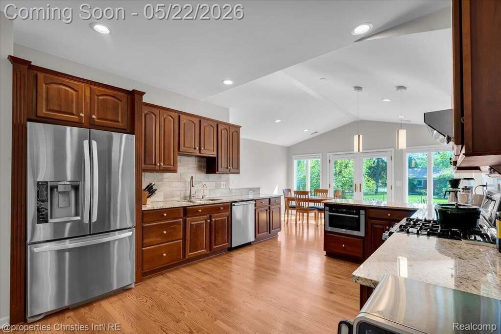 18-6225 Golfview Dr-18.jpg