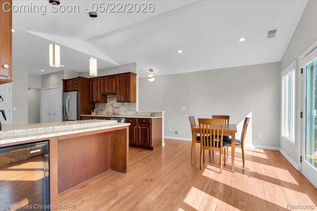 4 Bedroom Single Family Home/House's Image 5