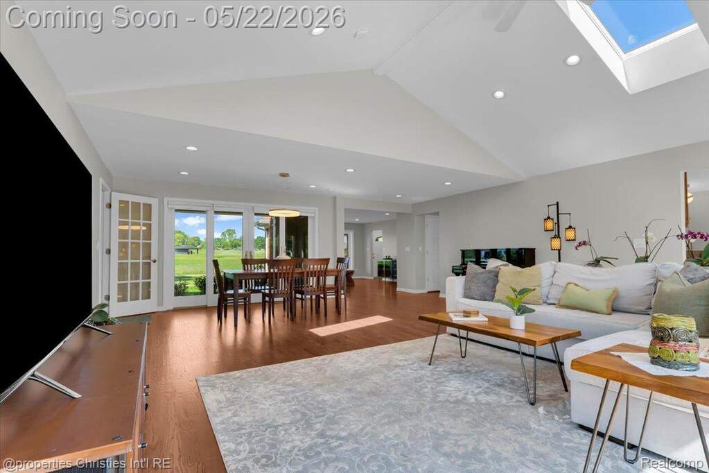 4 Bedroom Single Family Home/House's Image 6