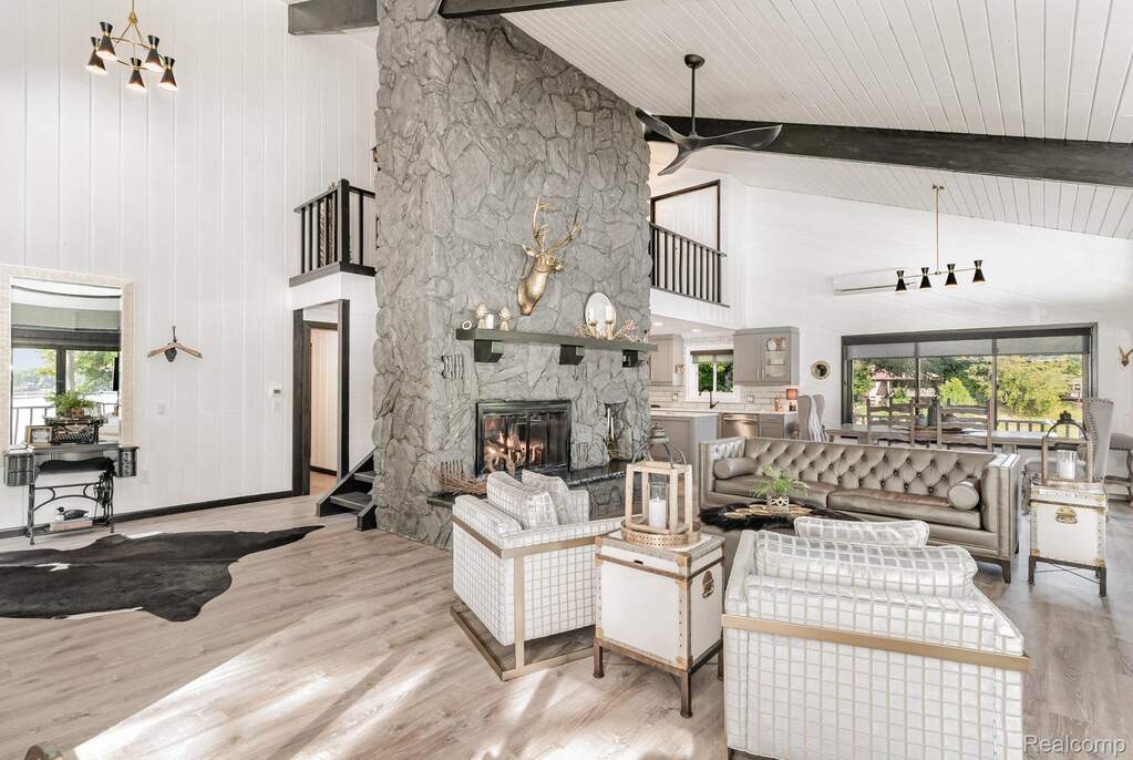 4 Bedroom Single Family Home/House's Image 9