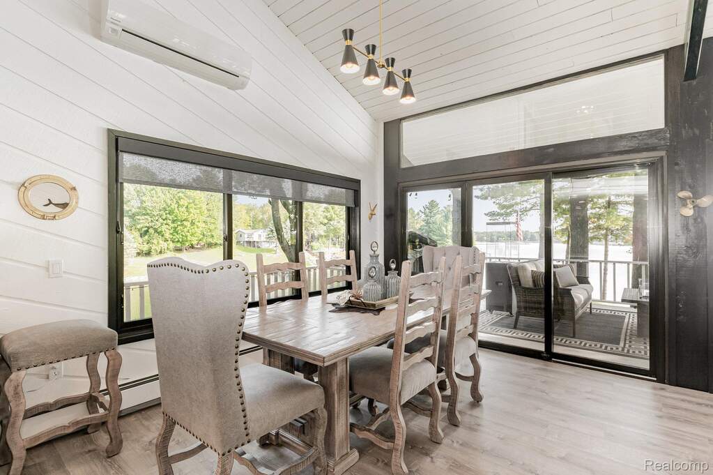 4 Bedroom Single Family Home/House's Image 14