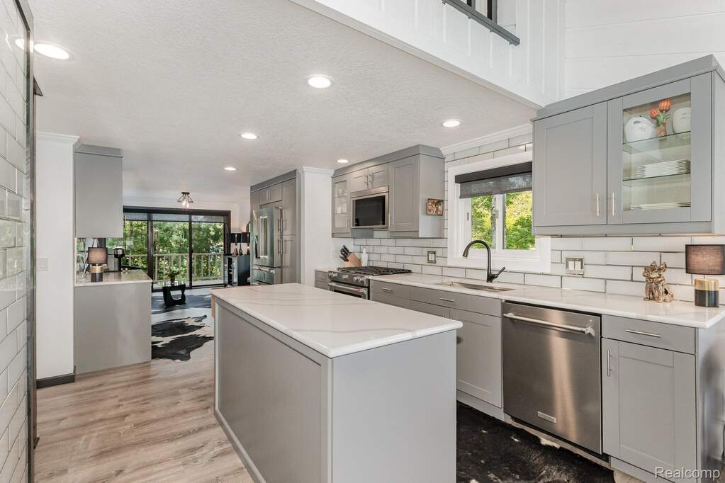 4 Bedroom Single Family Home/House's Image 23