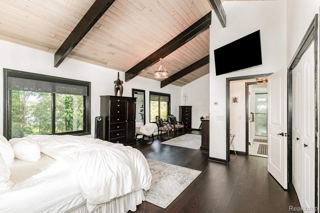 4 Bedroom Single Family Home/House's Image 29