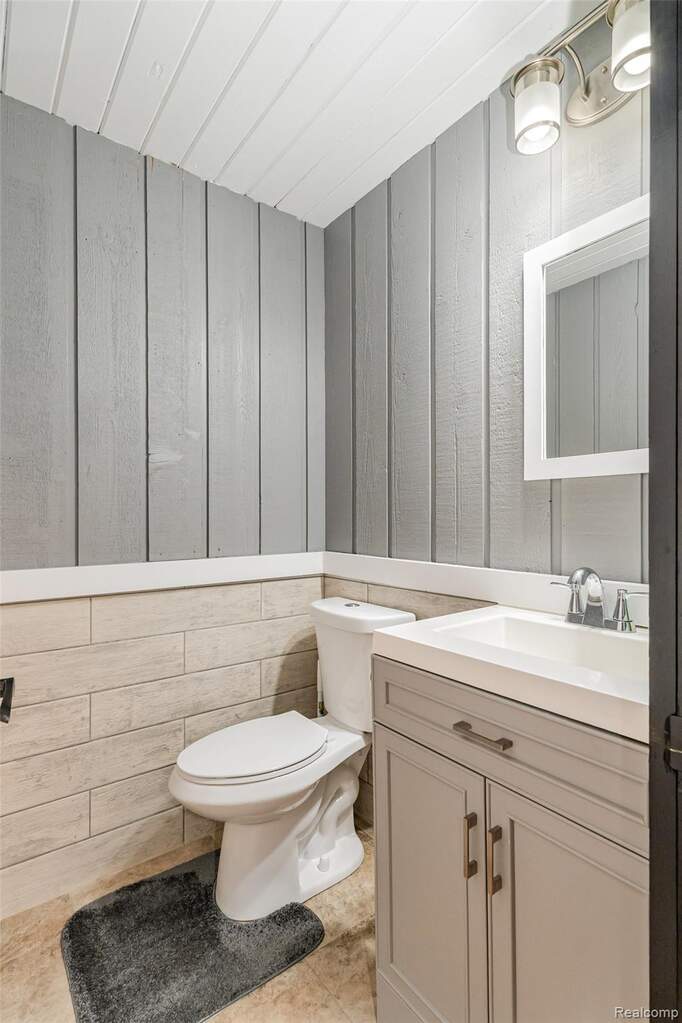 4 Bedroom Single Family Home/House's Image 37