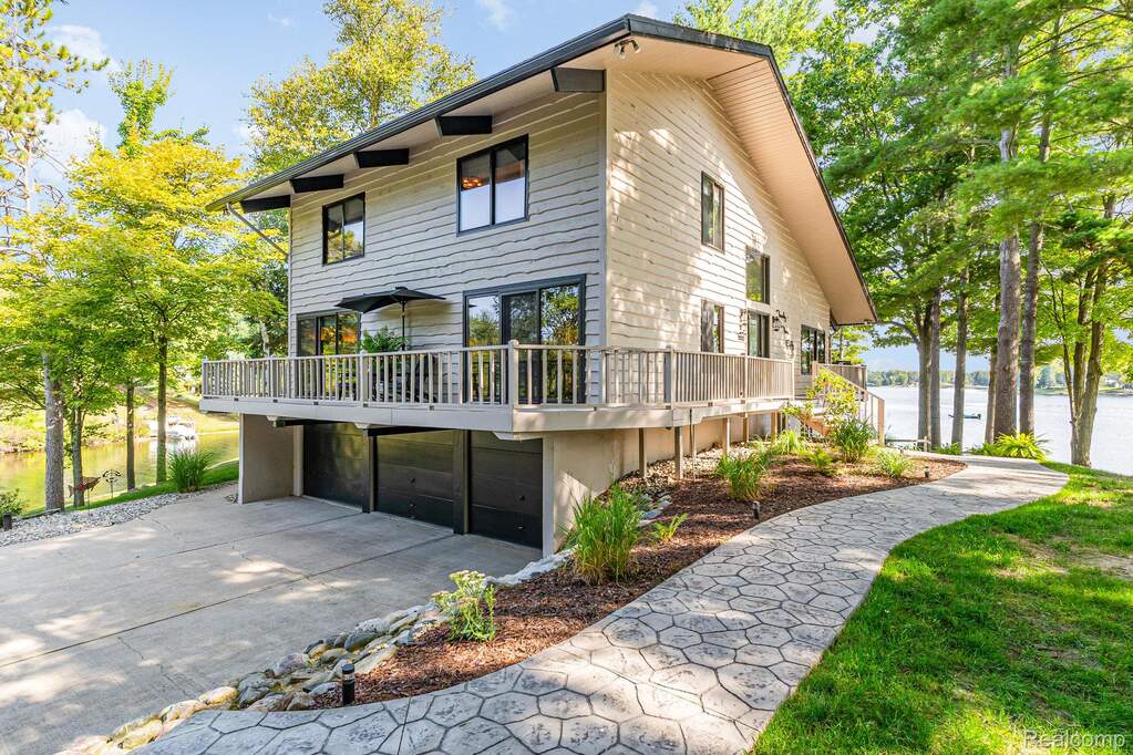 4 Bedroom Single Family Home/House's Image 5