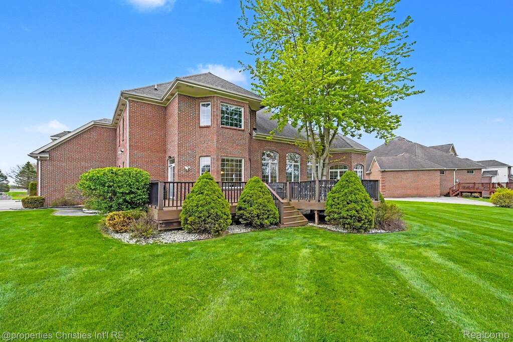 6 Bedroom Single Family Home/House's Image 44