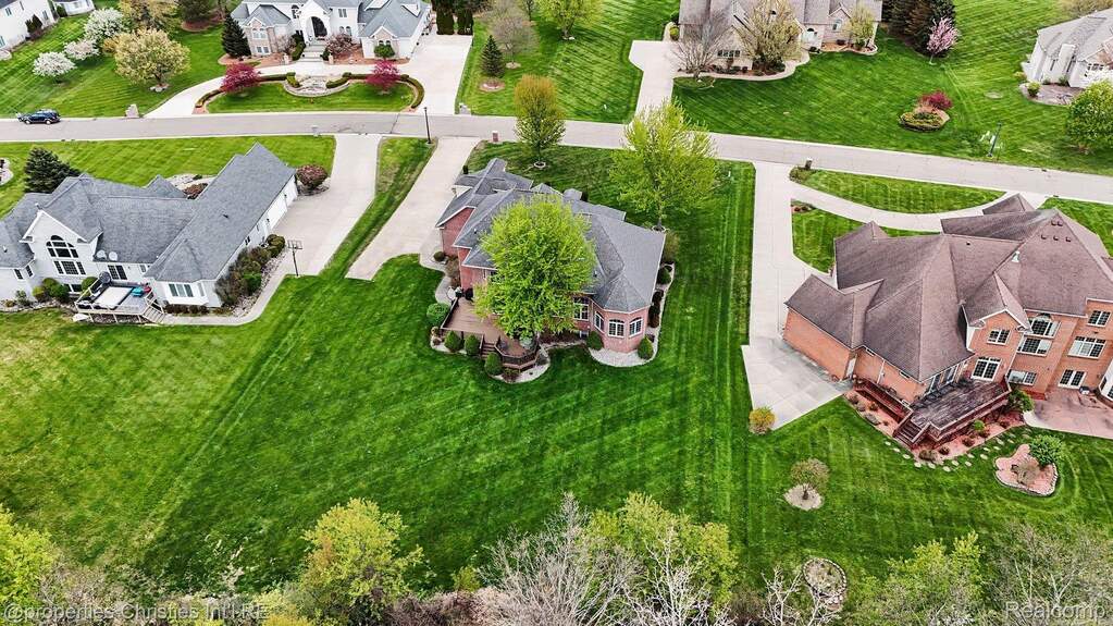 6 Bedroom Single Family Home/House's Image 49