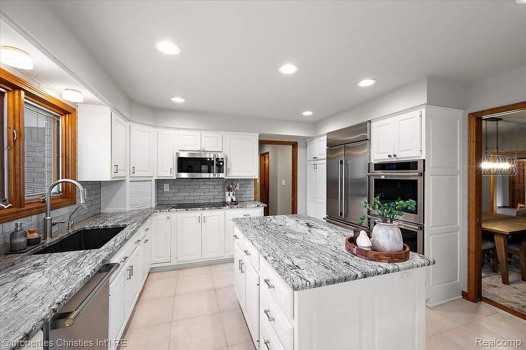 4 Bedroom Single Family Home/House's Image 10
