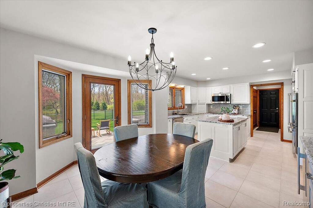 4 Bedroom Single Family Home/House's Image 11